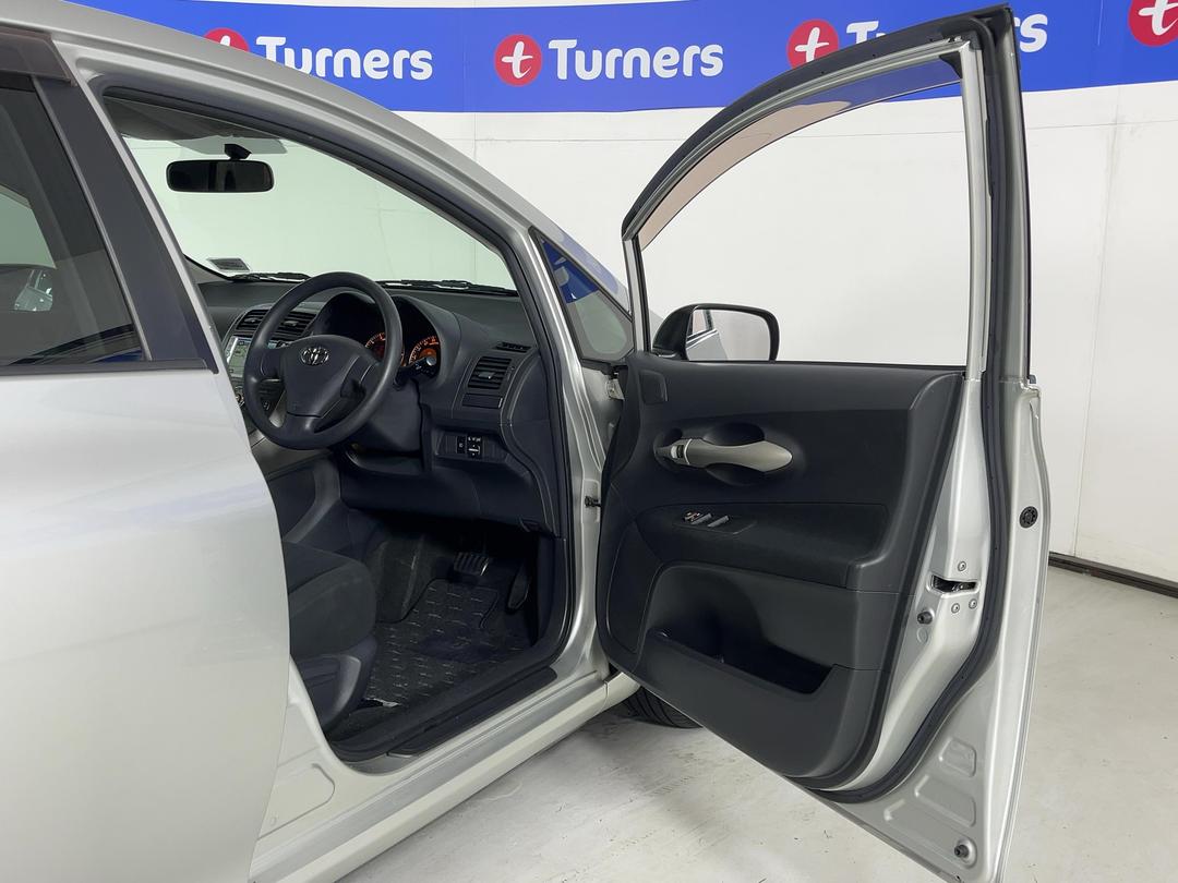 Photo '15' of Toyota Auris