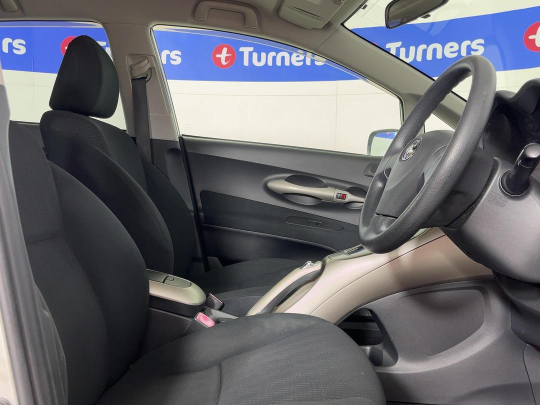 Photo '16' of Toyota Auris