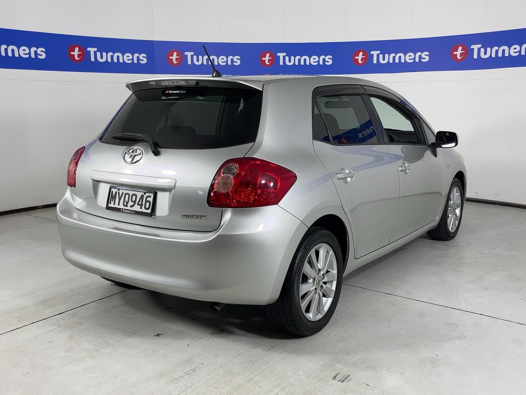Photo '7' of Toyota Auris