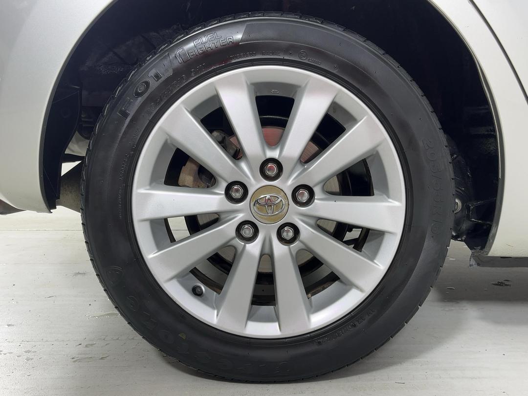 Photo '12' of Toyota Auris