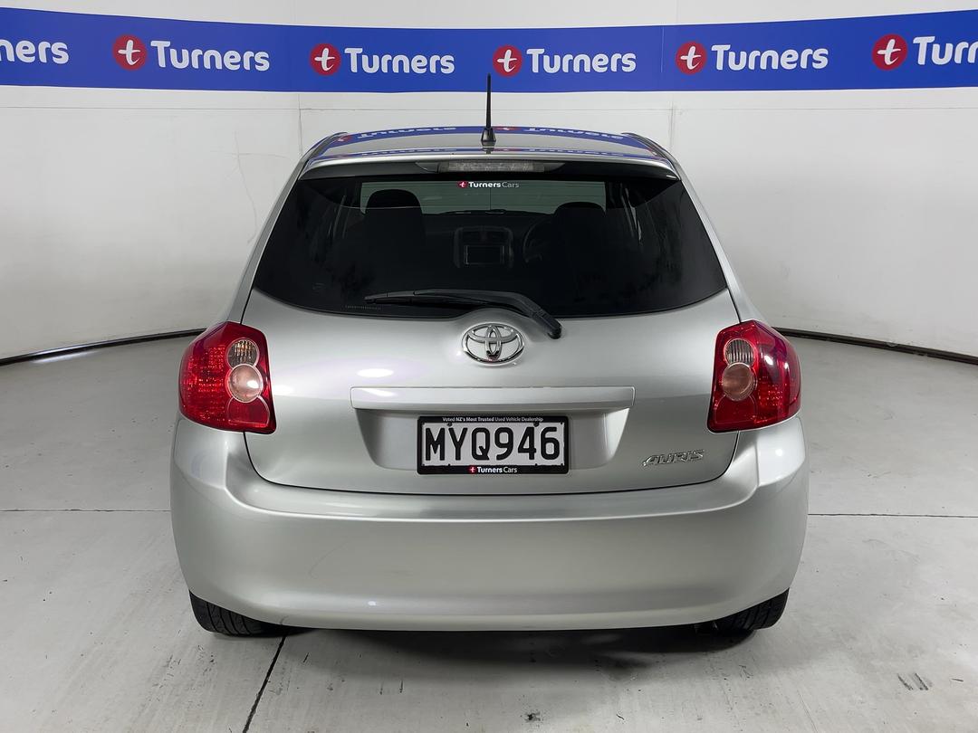 Photo '6' of Toyota Auris