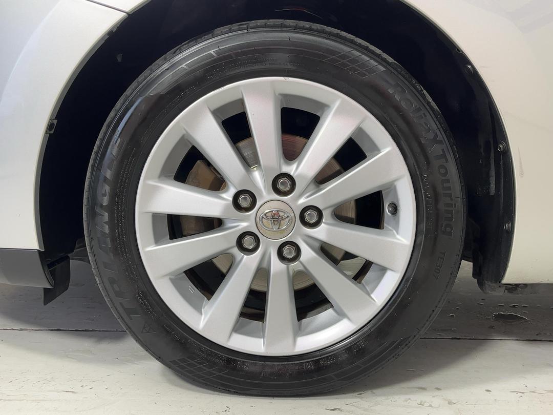 Photo '10' of Toyota Auris