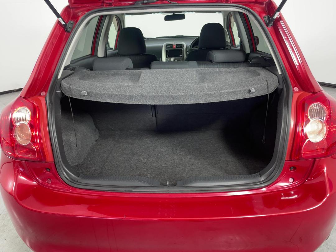 Photo '14' of Toyota Auris