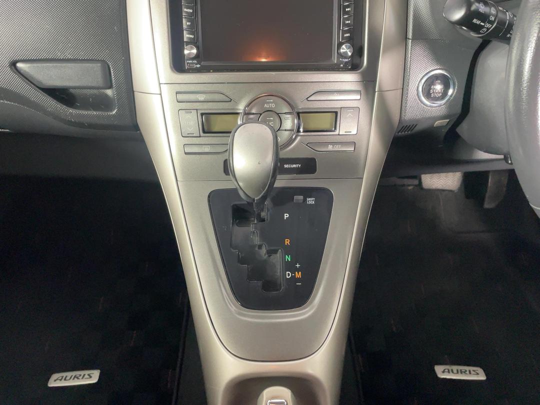 Photo '18' of Toyota Auris