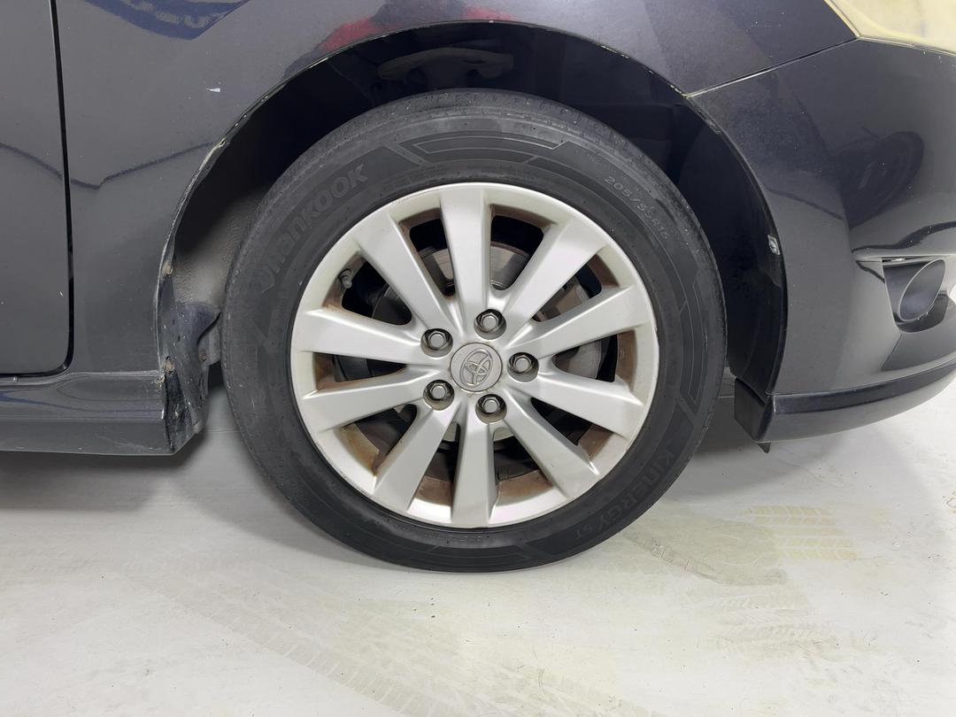 Photo '9' of Toyota Auris