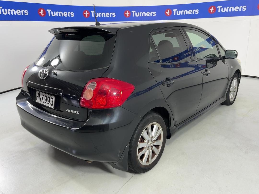 Photo '7' of Toyota Auris