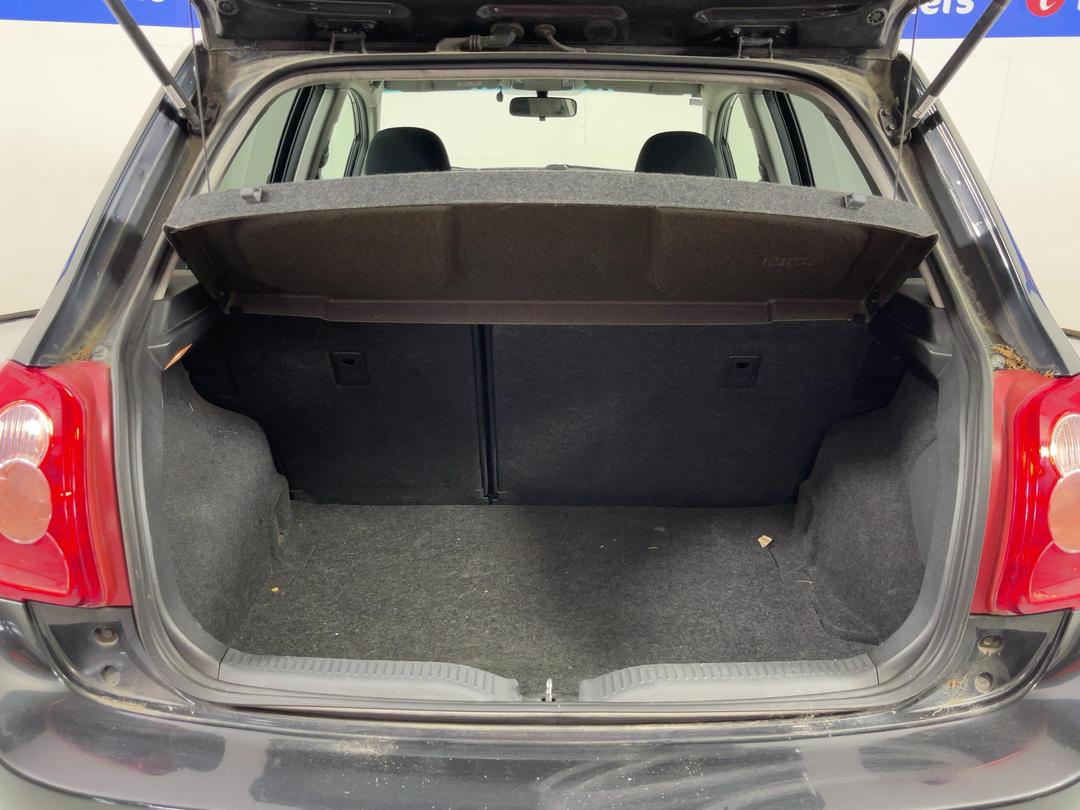 Photo '14' of Toyota Auris