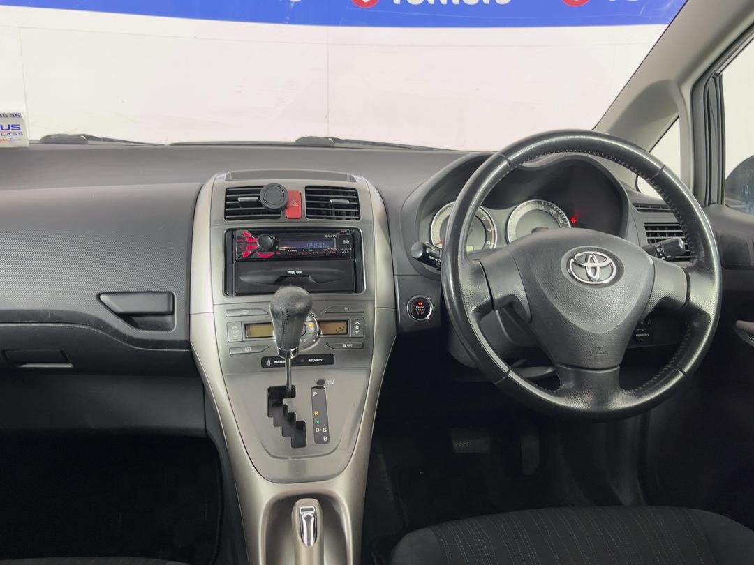 Photo '17' of Toyota Auris