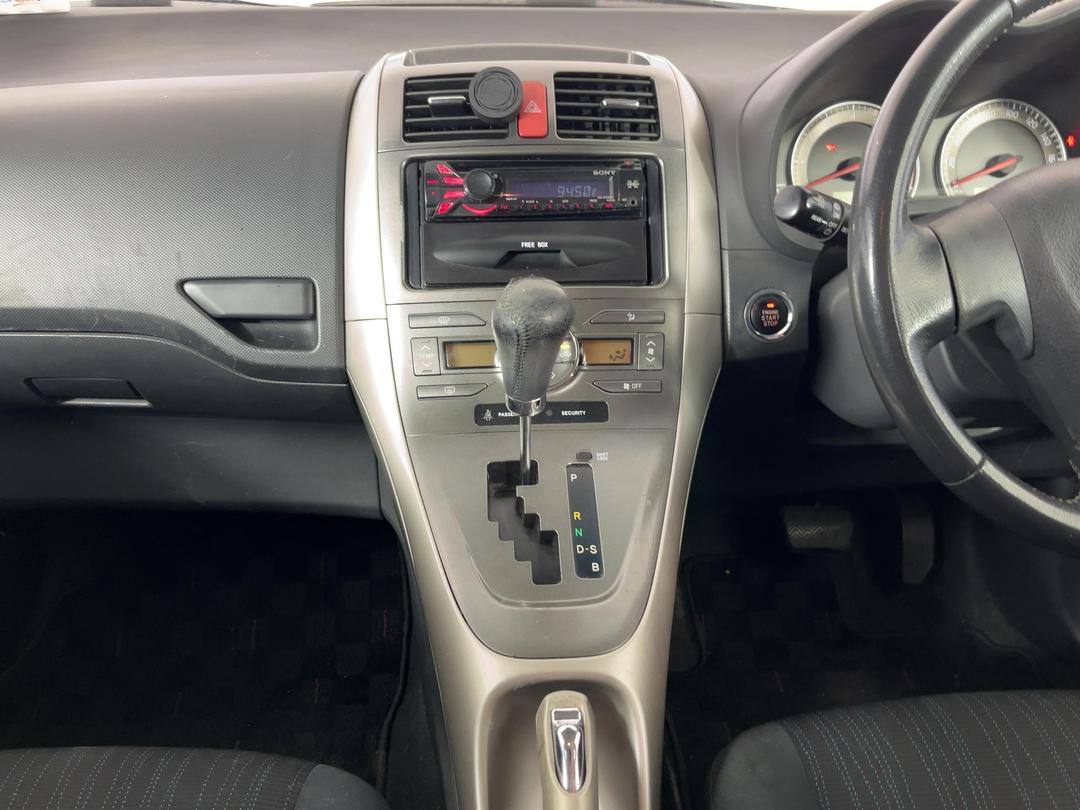 Photo '18' of Toyota Auris
