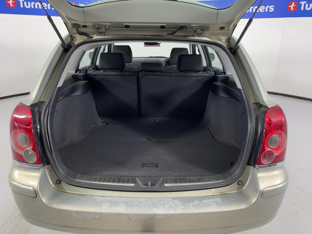 Photo '12' of Toyota Avensis GX Photo '12' of Toyota Avensis GX