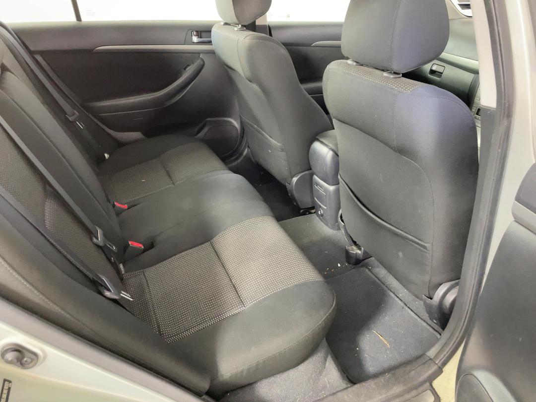 Photo '16' of Toyota Avensis GX Photo '16' of Toyota Avensis GX