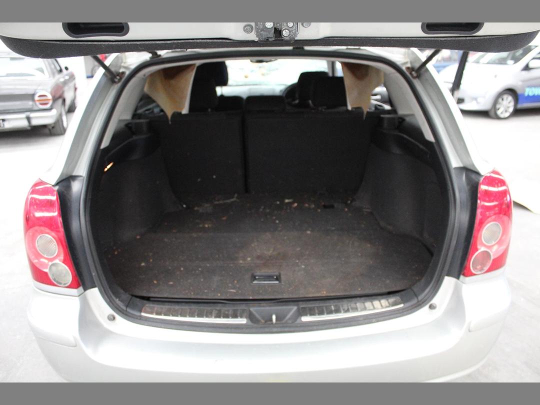Photo '18' of Toyota Avensis Photo '18' of Toyota Avensis