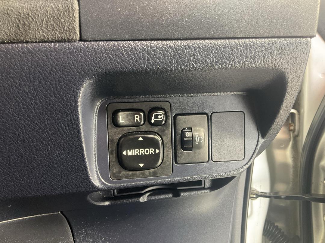 Photo '28' of Toyota Blade