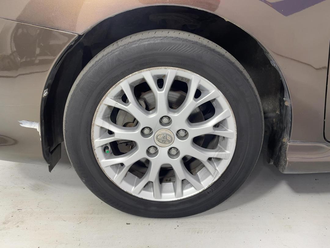 Photo '8' of Toyota Blade Photo '8' of Toyota Blade