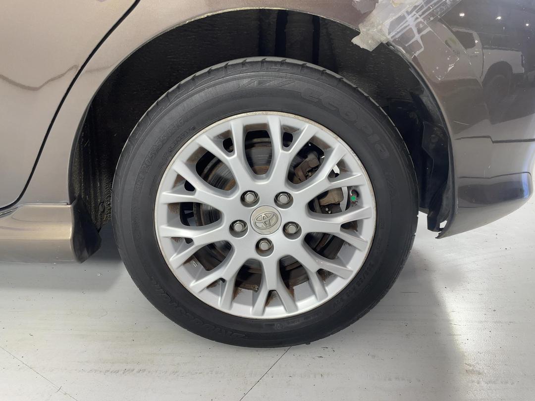 Photo '9' of Toyota Blade Photo '9' of Toyota Blade