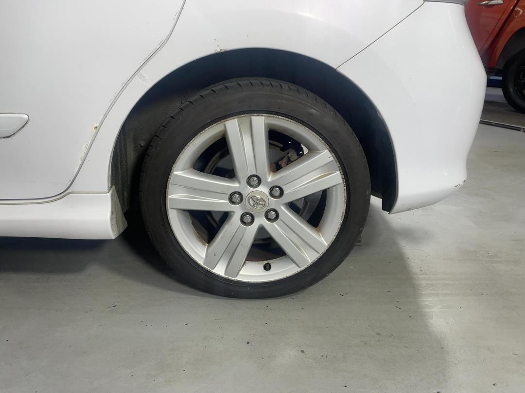 Photo '11' of Toyota Blade