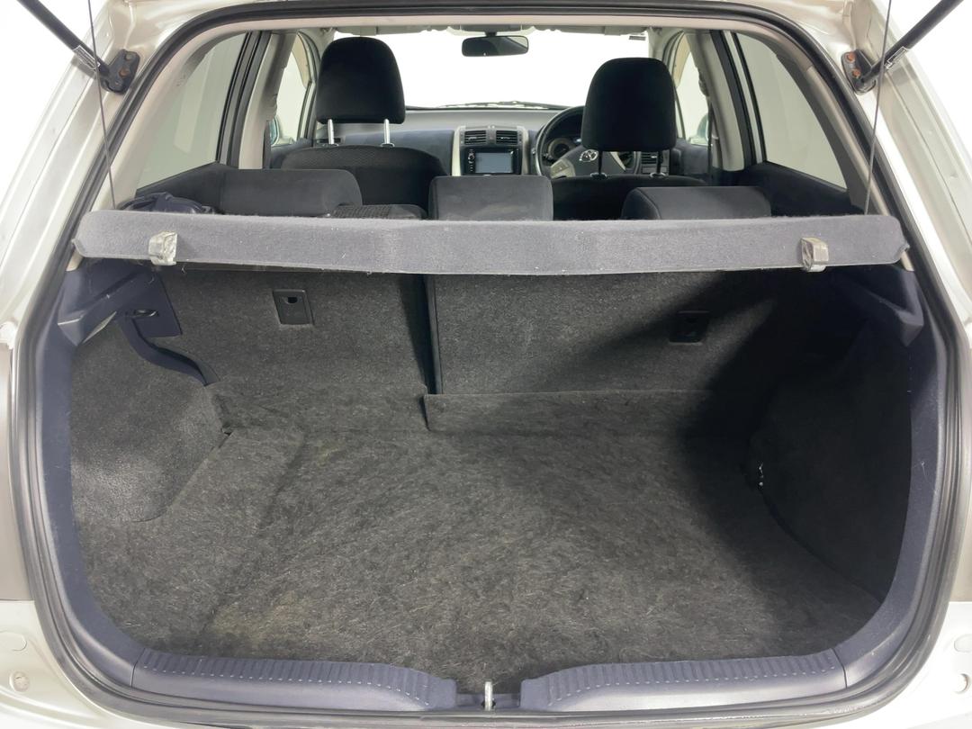 Photo '14' of Toyota Blade