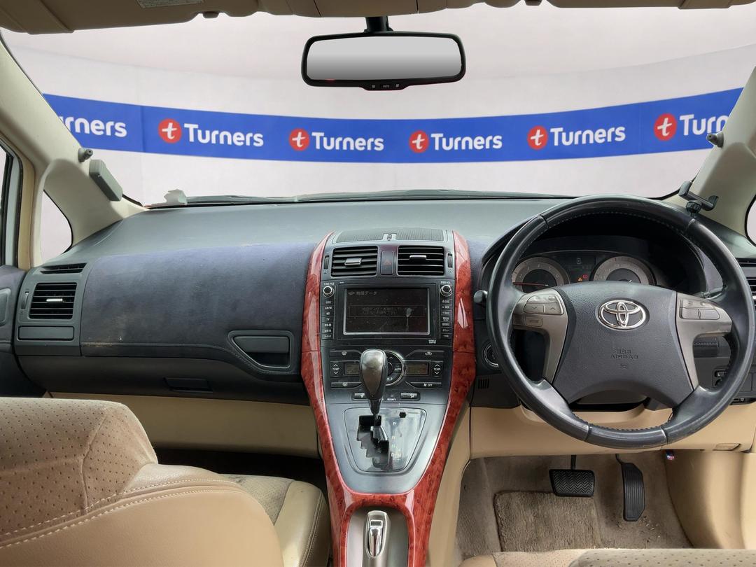 Photo '10' of Toyota Blade Photo '10' of Toyota Blade