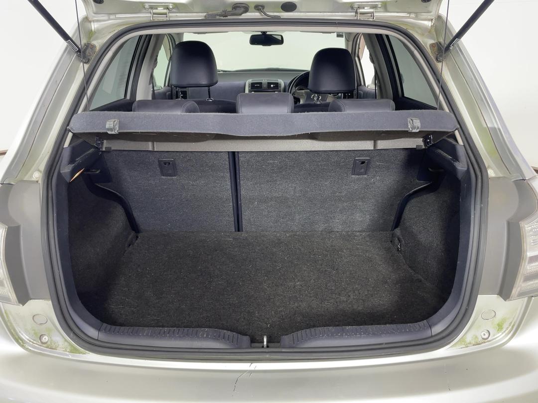 Photo '14' of Toyota Blade