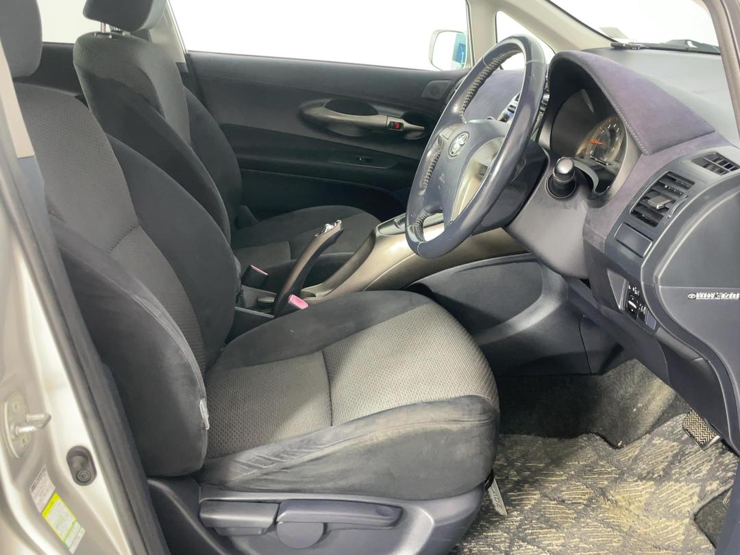 Photo '16' of Toyota Blade