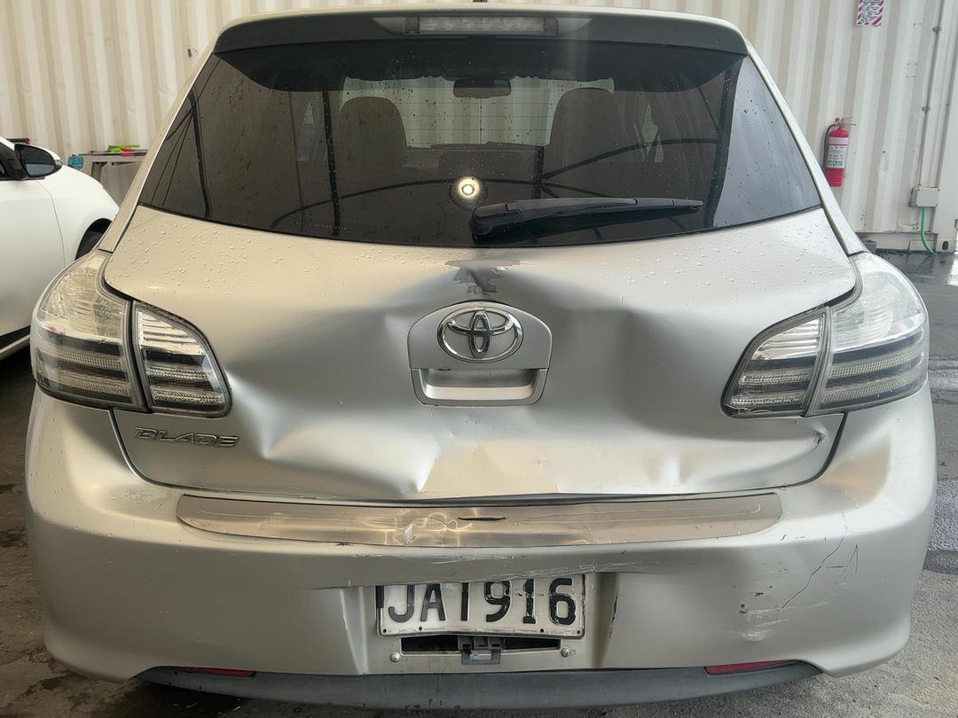 Photo '4' of Toyota Blade Photo '4' of Toyota Blade