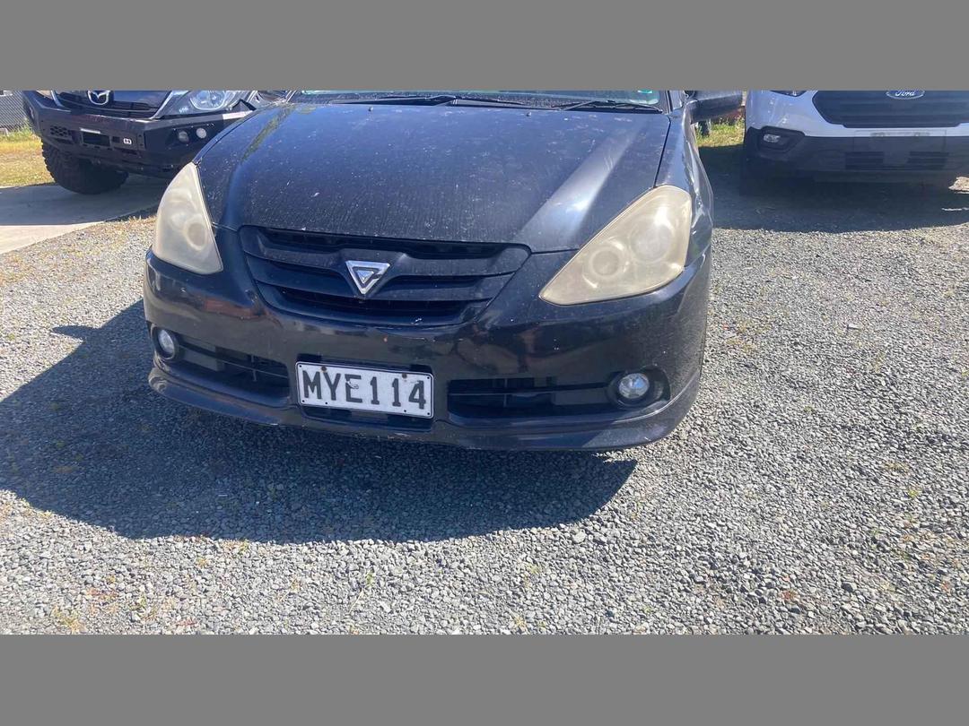 Photo '5' of Toyota Caldina Photo '5' of Toyota Caldina