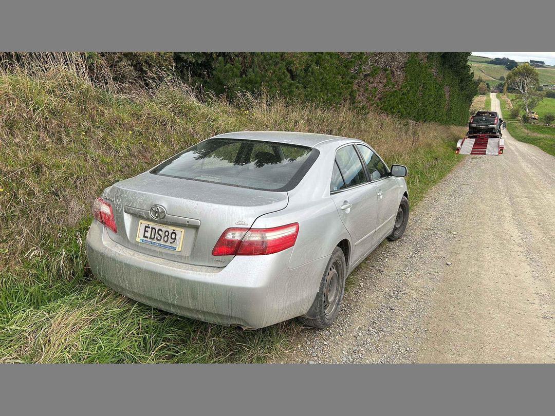 Photo '4' of Toyota Camry GL