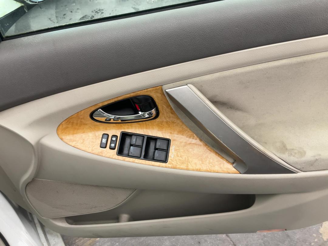 Photo '8' of Toyota Camry