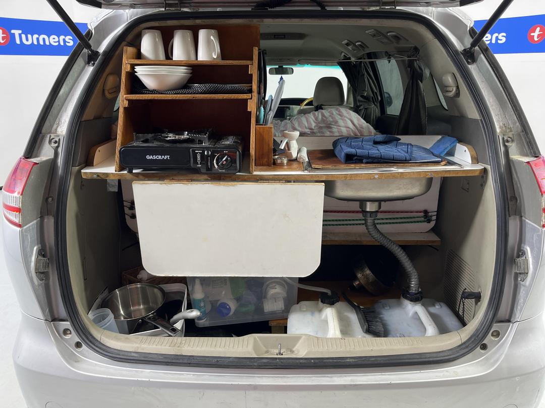 Photo '14' of Toyota Estima