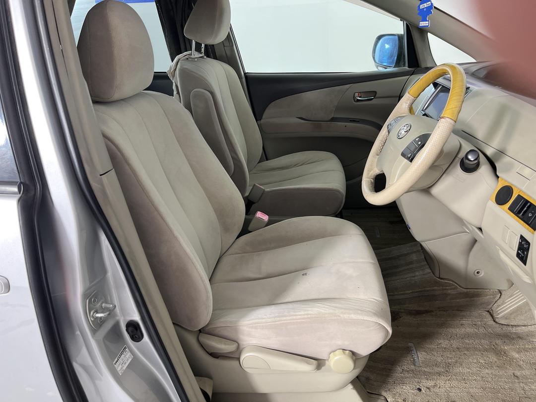 Photo '16' of Toyota Estima