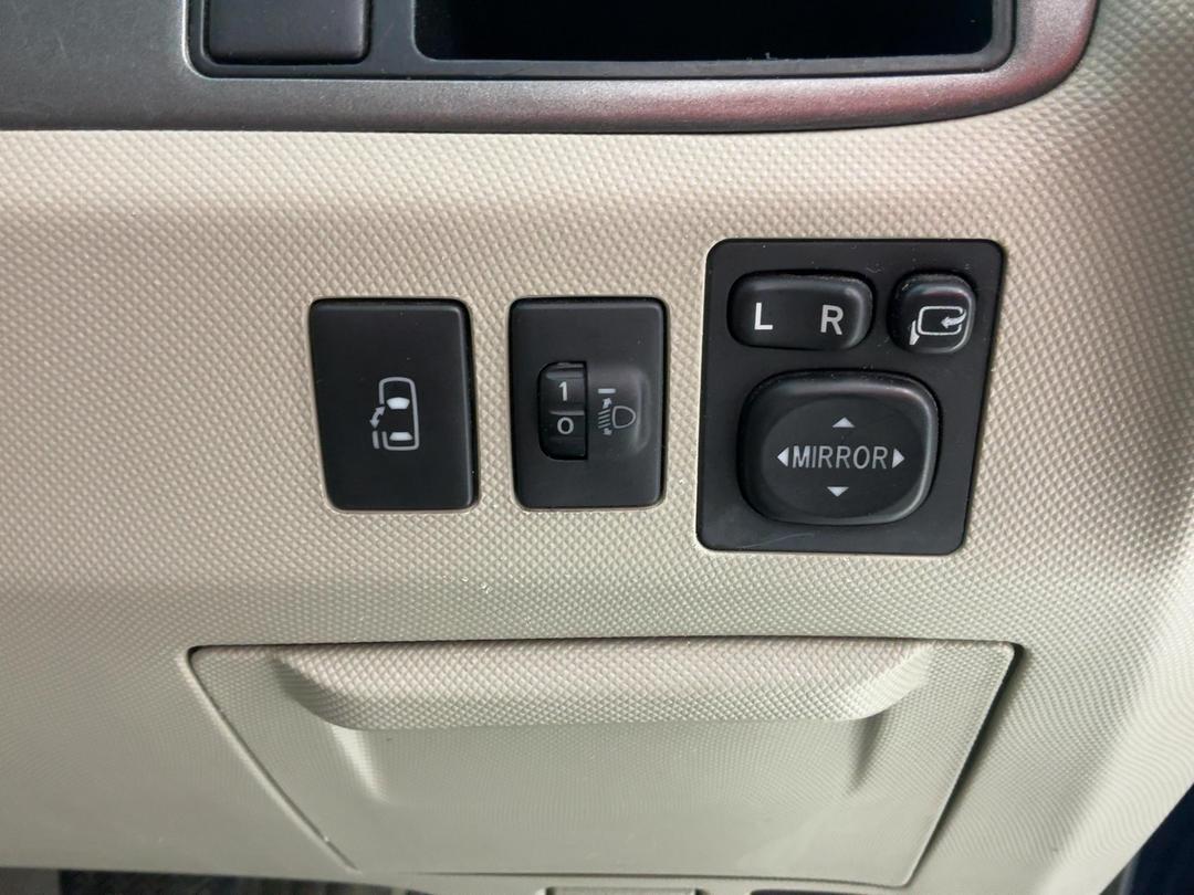 Photo '23' of Toyota Estima