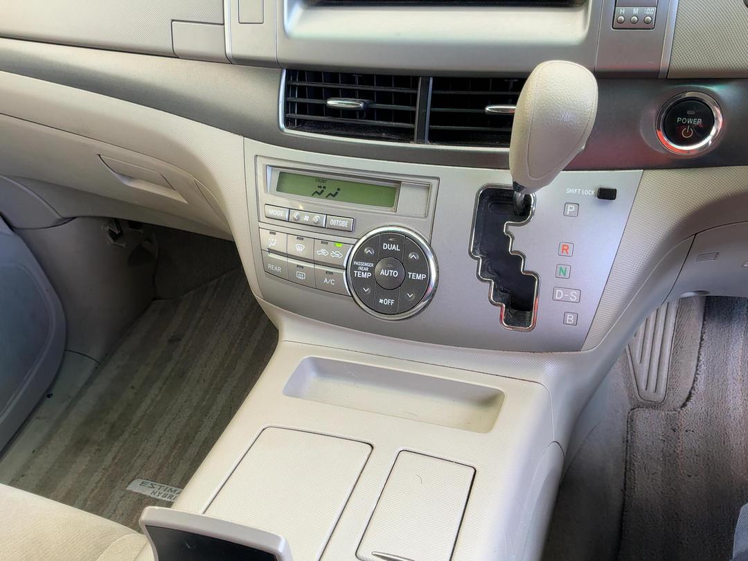 Photo '14' of Toyota Estima Photo '14' of Toyota Estima
