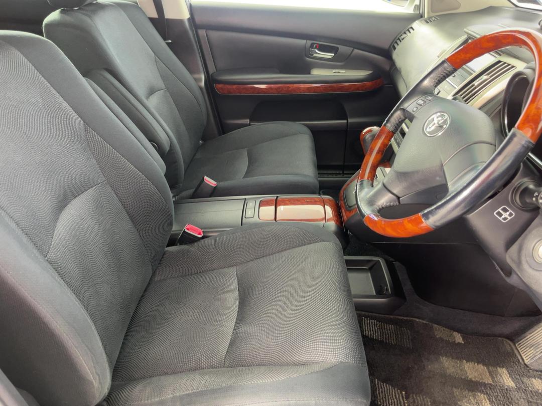 Photo '16' of Toyota Harrier