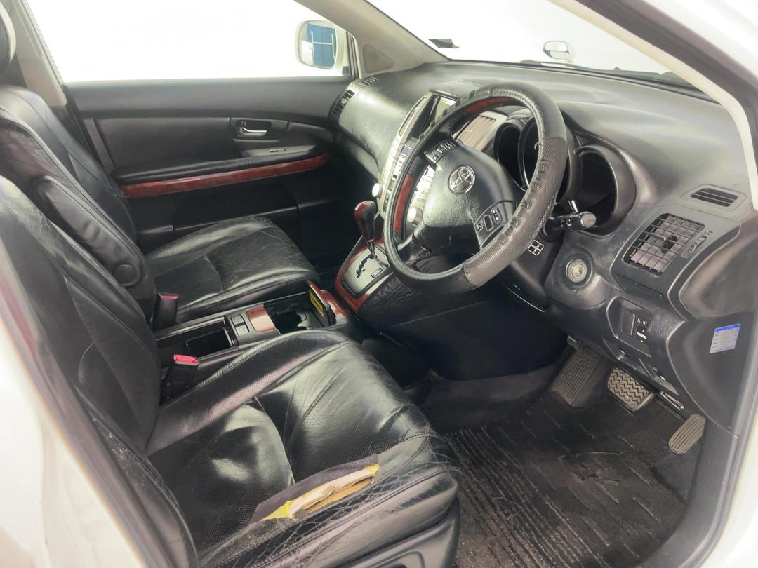 Photo '16' of Toyota Harrier