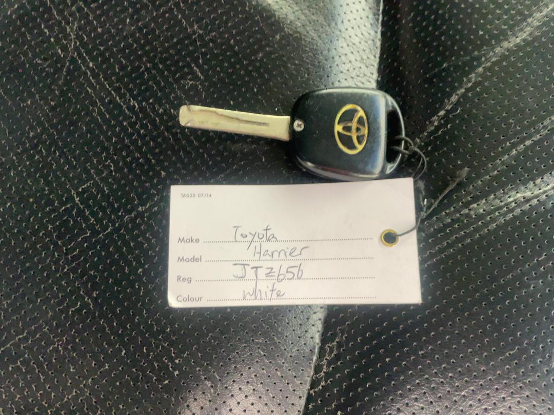 Photo '22' of Toyota Harrier