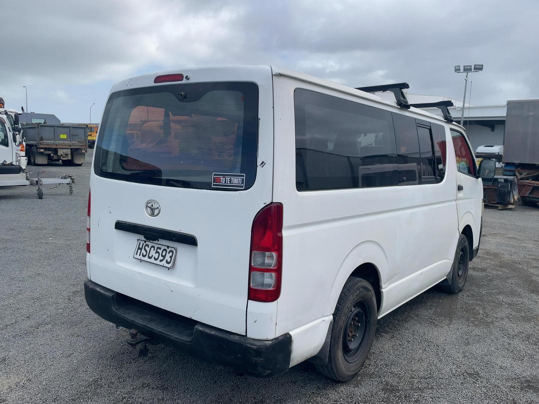 Photo '4' of Toyota Hiace Van