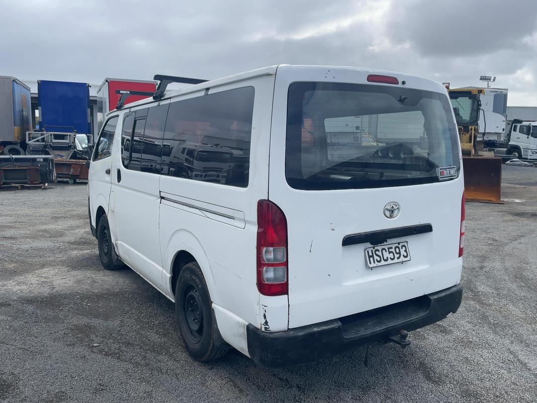 Photo '6' of Toyota Hiace Van