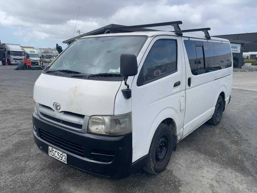 Photo '8' of Toyota Hiace Van