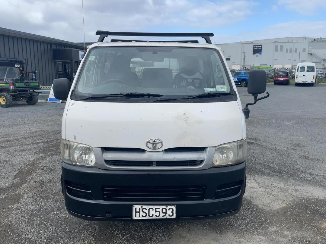 Photo '9' of Toyota Hiace Van