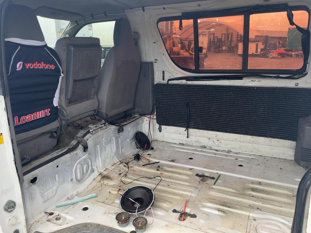 Photo '17' of Toyota Hiace Van