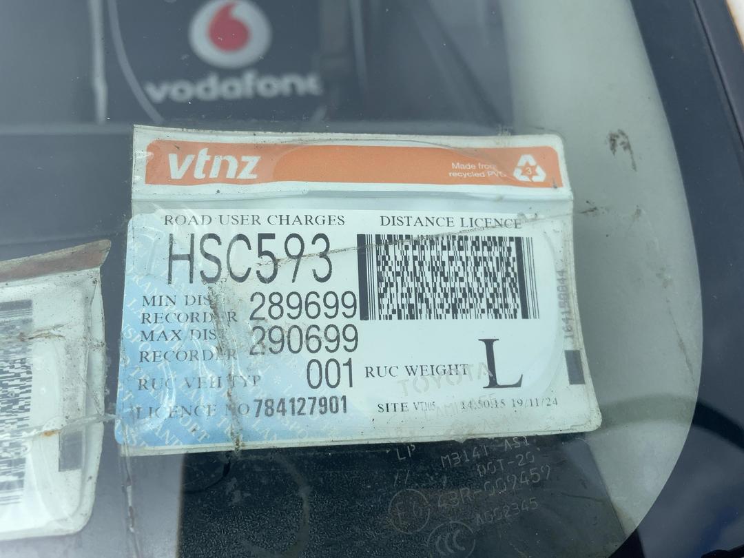 Photo '19' of Toyota Hiace Van