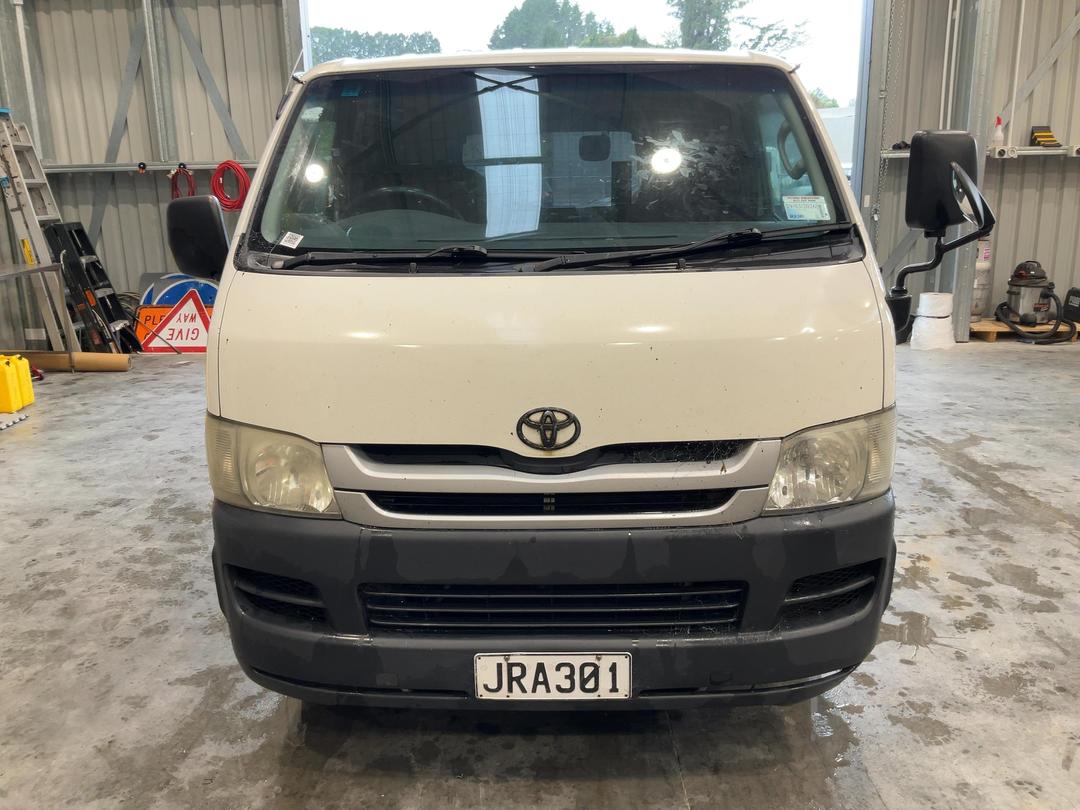 Photo '2' of Toyota Hiace