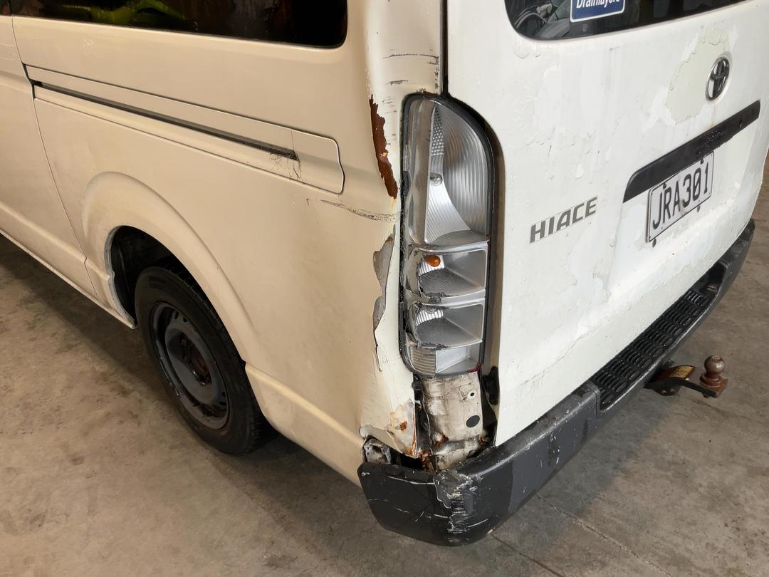 Photo '12' of Toyota Hiace