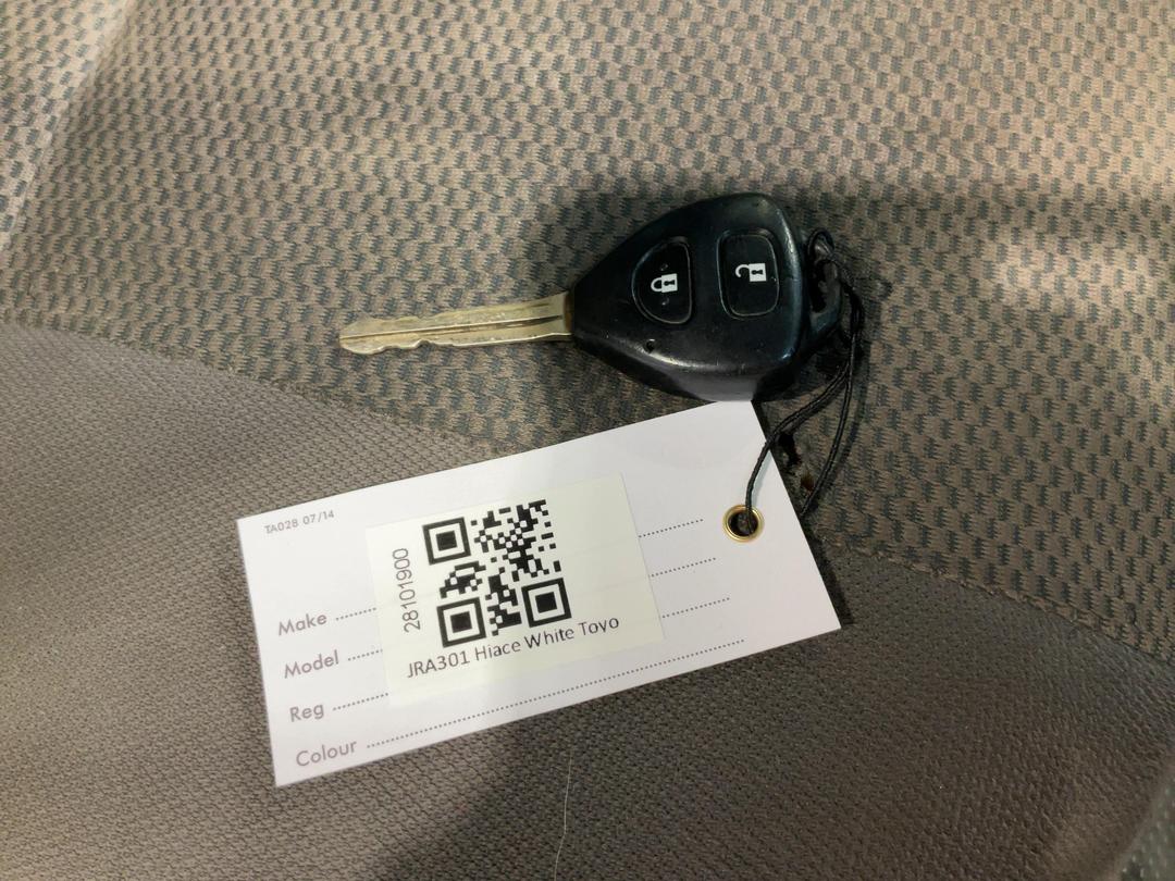 Photo '21' of Toyota Hiace