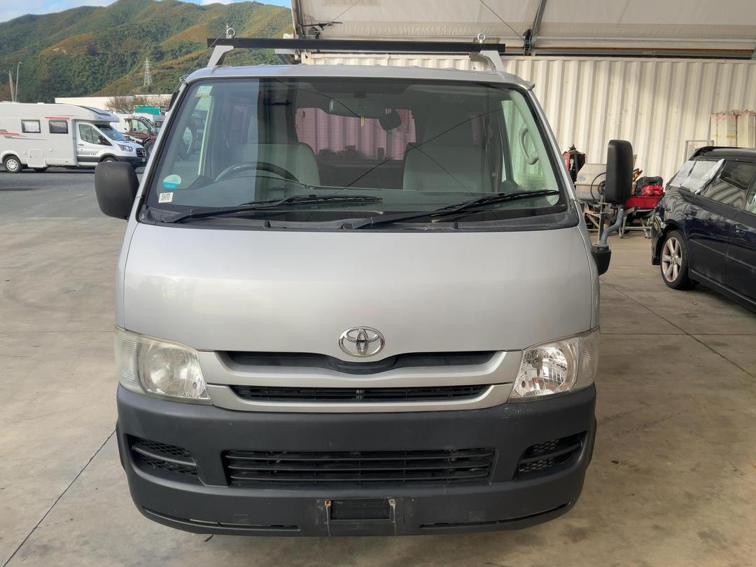 Photo '2' of Toyota Hiace