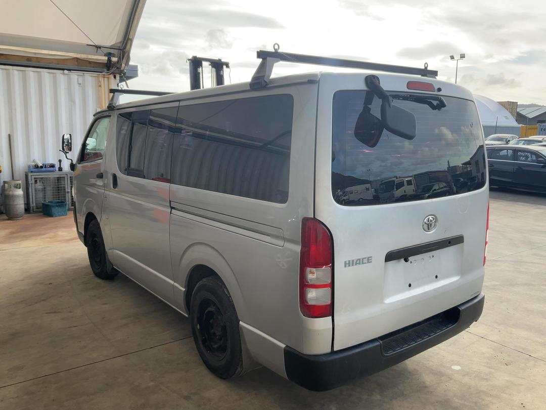 Photo '4' of Toyota Hiace