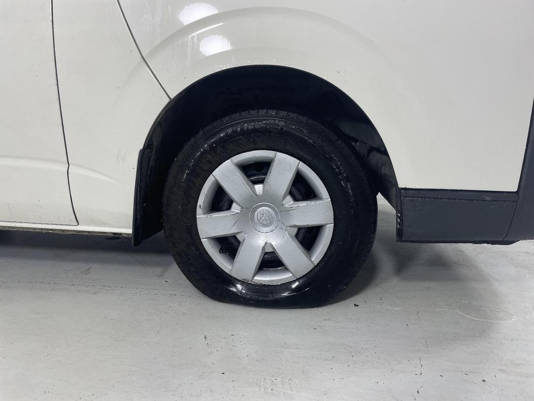 Photo '9' of Toyota Hiace