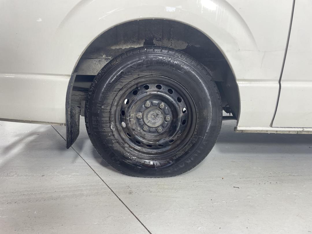 Photo '12' of Toyota Hiace