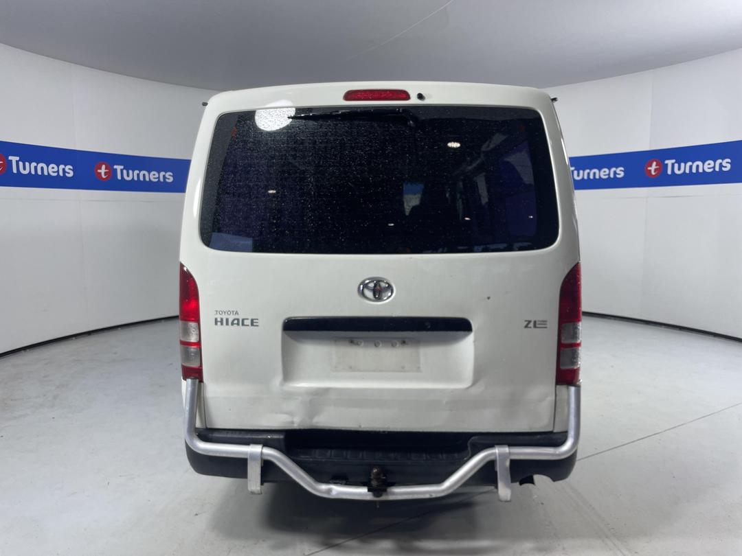 Photo '6' of Toyota Hiace