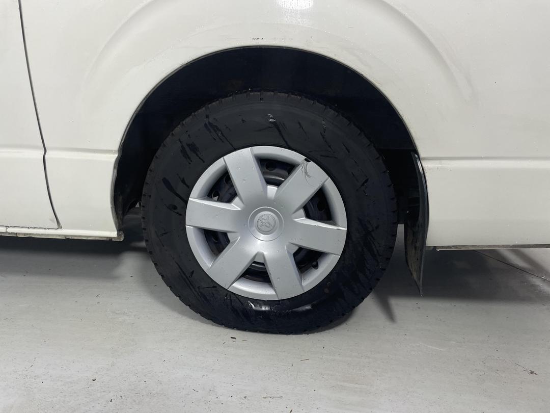 Photo '11' of Toyota Hiace